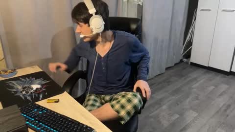 Snapshot of vialeras chatting on November 10, 2:10 am vialeras online show from November 10, 2:10 am