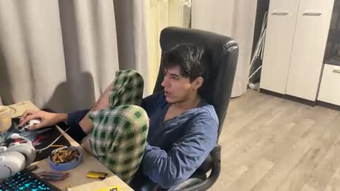 Snapshot of vialeras chatting on November 10, 5:34 pm vialeras online show from November 10, 5:34 pm