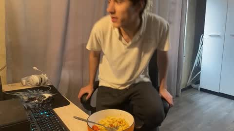 Snapshot of vialeras chatting on November 25, 6:46 am vialeras online show from November 25, 6:46 am