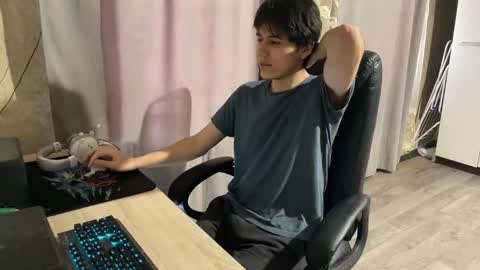 Snapshot of vialeras chatting on November 30, 7:12 am vialeras online show from November 30, 7:12 am