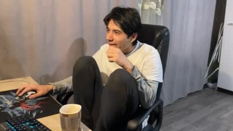 Snapshot of vialeras chatting on December 2, 9:25 am vialeras online show from December 2, 9:25 am