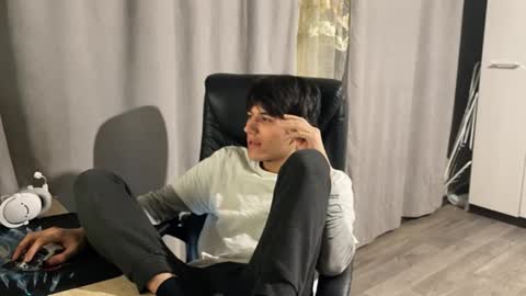 Snapshot of vialeras chatting on December 4, 10:46 am vialeras online show from December 4, 10:46 am