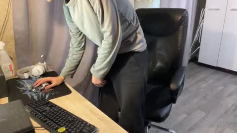 Snapshot of vialeras chatting on December 14, 5:02 am vialeras online show from December 14, 5:02 am