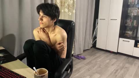 vialeras online show from December 19, 11:34 pm