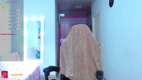 Ariana  online show from November 8, 6:18 pm