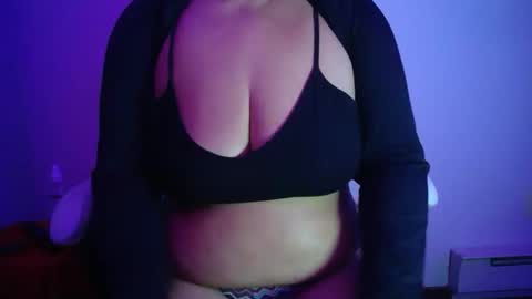 vibe_xxxo online show from March 13, 4:41 am