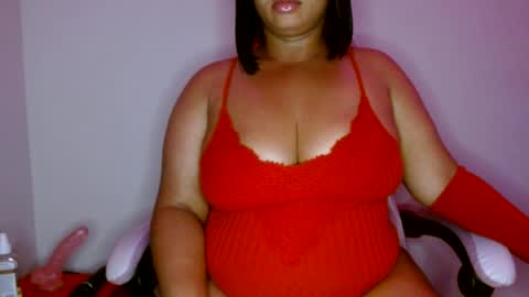 Snapshot of vibe_xxxo chatting on June 15, 1:30 am vibe_xxxo online show from June 15, 1:30 am