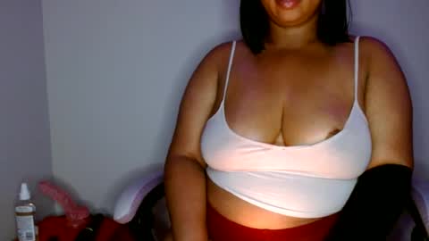 Snapshot of vibe_xxxo chatting on June 20, 5:43 am vibe_xxxo online show from June 20, 5:43 am