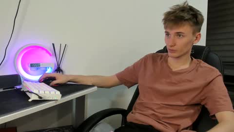 vibemygirl online show from December 4, 12:47 pm