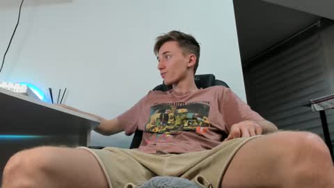 vibemygirl online show from December 10, 10:49 am