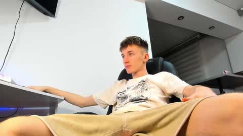 vibemygirl online show from February 25, 1:17 pm