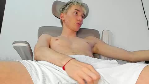 vibemygirl online show from October 14, 12:06 pm