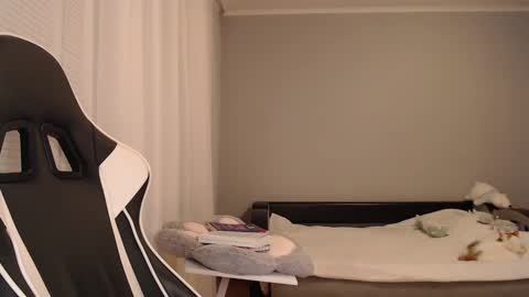 Amelia online show from December 2, 8:11 pm