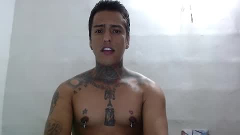 Snapshot of vicctorzc chatting on February 15, 8:16 pm Victor cardenas online show from February 15, 8:16 pm