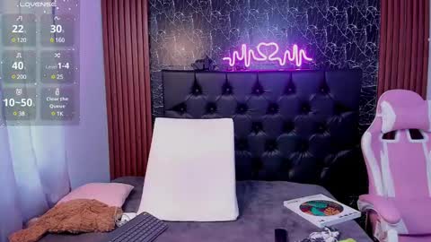 Snapshot of vichy_evans chatting on January 28, 7:42 pm Vichy Everyday From 1400 to 2130 Col Time online show from January 28, 7:42 pm