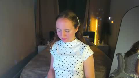 Snapshot of vicki_milles chatting on July 18, 8:40 am vicki_milles online show from July 18, 8:40 am