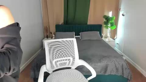 Snapshot of vicki_milles chatting on July 28, 3:21 pm vicki_milles online show from July 28, 3:21 pm