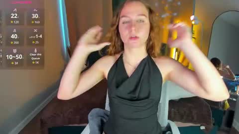 Snapshot of vicki_milles chatting on August 5, 9:01 am vicki_milles online show from August 5, 9:01 am