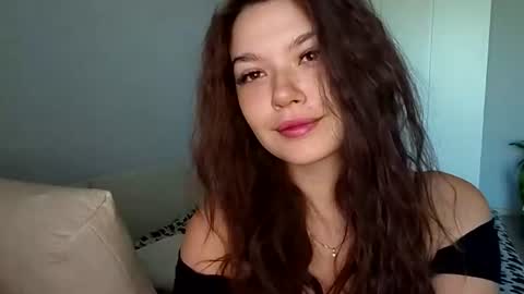 Snapshot of vicki_queen chatting on July 18, 5:11 am Lina online show from July 18, 5:11 am