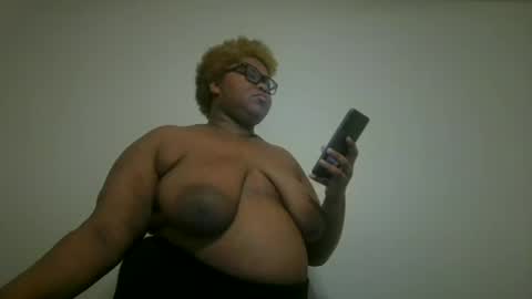 Snapshot of vickiryder56 chatting on November 9, 2:37 pm vickiryder56 online show from November 9, 2:37 pm