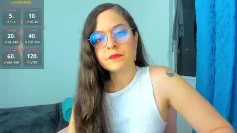 Snapshot of vicky_cristinax chatting on June 21, 11:51 pm Vicky online show from June 21, 11:51 pm