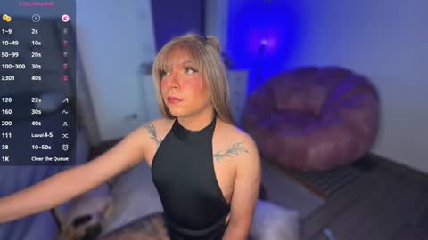 Snapshot of vicky_hot_x chatting on July 12, 1:18 am online show from July 12, 1:18 am