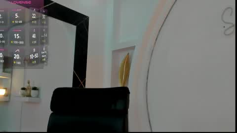 vicky_hottman online show from April 12, 2:22 pm