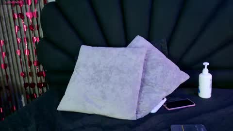 vicky_lopezz_ online show from March 12, 2:50 am