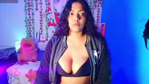 Snapshot of vicky_miller_05 chatting on May 2, 7:41 pm vicky_miller_05 online show from May 2, 7:41 pm