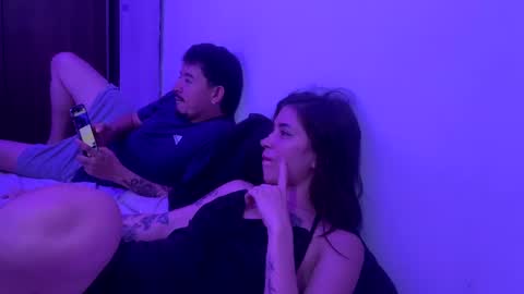 Snapshot of vicky_tomy69 chatting on November 11, 1:05 am Samy y tomy online show from November 11, 1:05 am