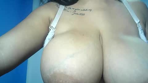 Snapshot of vickyblush8 chatting on November 4, 4:50 pm vickyblush8 online show from November 4, 4:50 pm