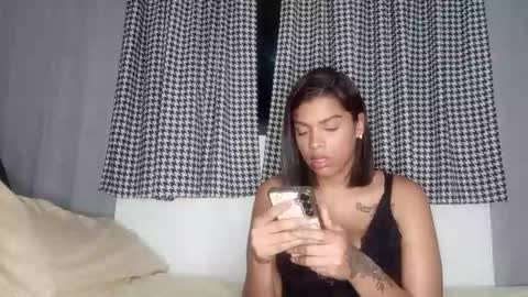 vickyhm22 online show from November 26, 4:35 am