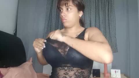 vickyhm22 online show from February 17, 8:55 am