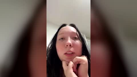 Snapshot of vickyparkerxx chatting on July 4, 1:34 am Vicky Parker online show from July 4, 1:34 am