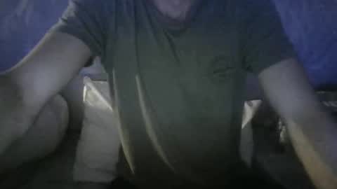 Snapshot of victor_1486 chatting on March 24, 11:21 pm victor_1486 online show from March 24, 11:21 pm