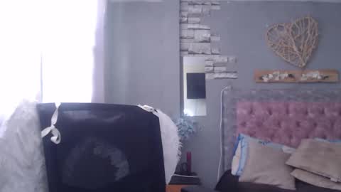 Hi guys   Im victoria  Be the one who can control me in PVT online show from December 14, 5:14 pm