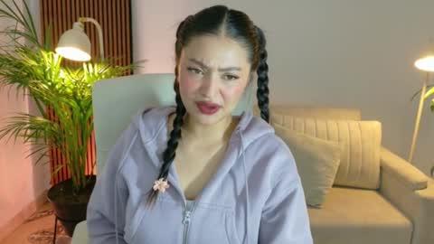 Snapshot of victoria___moon chatting on May 11, 1:50 pm victoria online show from May 11, 1:50 pm