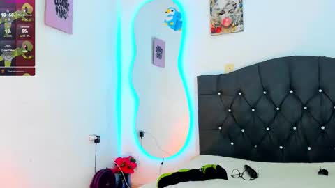 Snapshot of victoria_alien chatting on October 21, 4:51 pm Victoria independent model online show from October 21, 4:51 pm