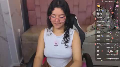 victoria_castillo_b online show from January 11, 3:11 am