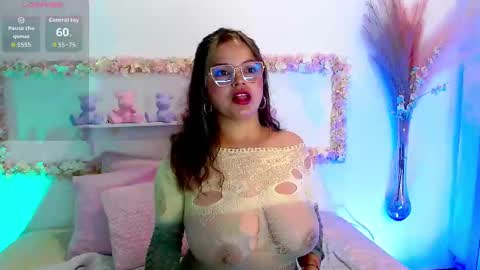 victoria_cherry_ online show from October 2, 11:39 am