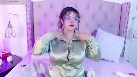victoria_cherry_ online show from April 20, 11:35 am