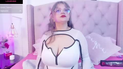 victoria_cherry_ online show from May 14, 11:39 am