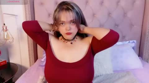 Snapshot of victoria_cherry_ chatting on June 19, 10:30 am victoria_cherry_ online show from June 19, 10:30 am