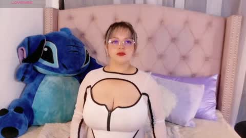 Snapshot of victoria_cherry_ chatting on July 9, 11:36 am victoria_cherry_ online show from July 9, 11:36 am