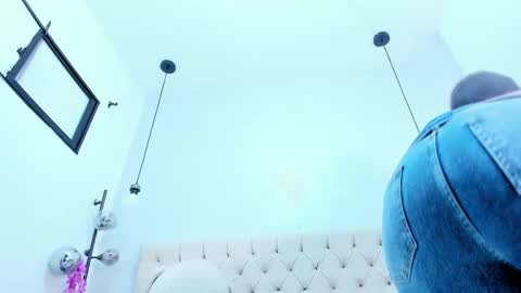 Victoria online show from November 17, 9:20 pm