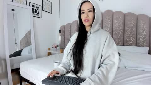 valentina online show from October 24, 11:28 am