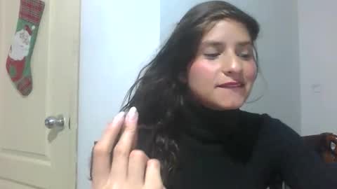 Snapshot of victoria_couture chatting on December 17, 11:44 pm victoria_couture online show from December 17, 11:44 pm