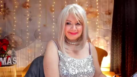 Snapshot of victoria_dior chatting on December 8, 9:41 pm diorvictoria9 online show from December 8, 9:41 pm