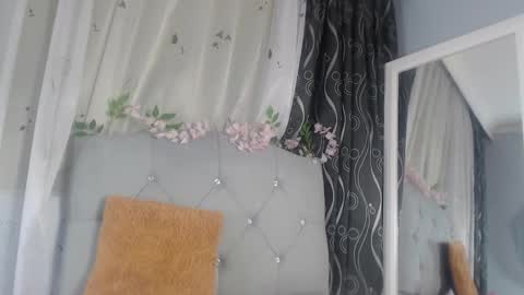 victoria_founta1n online show from March 27, 6:40 pm