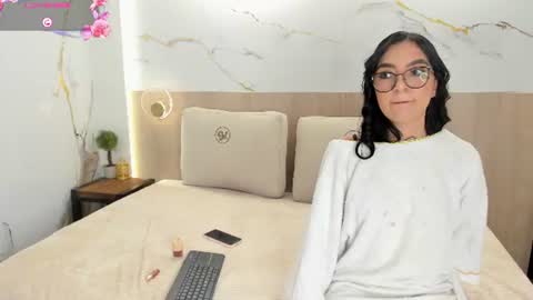  Victoria H  online show from June 8, 5:02 pm